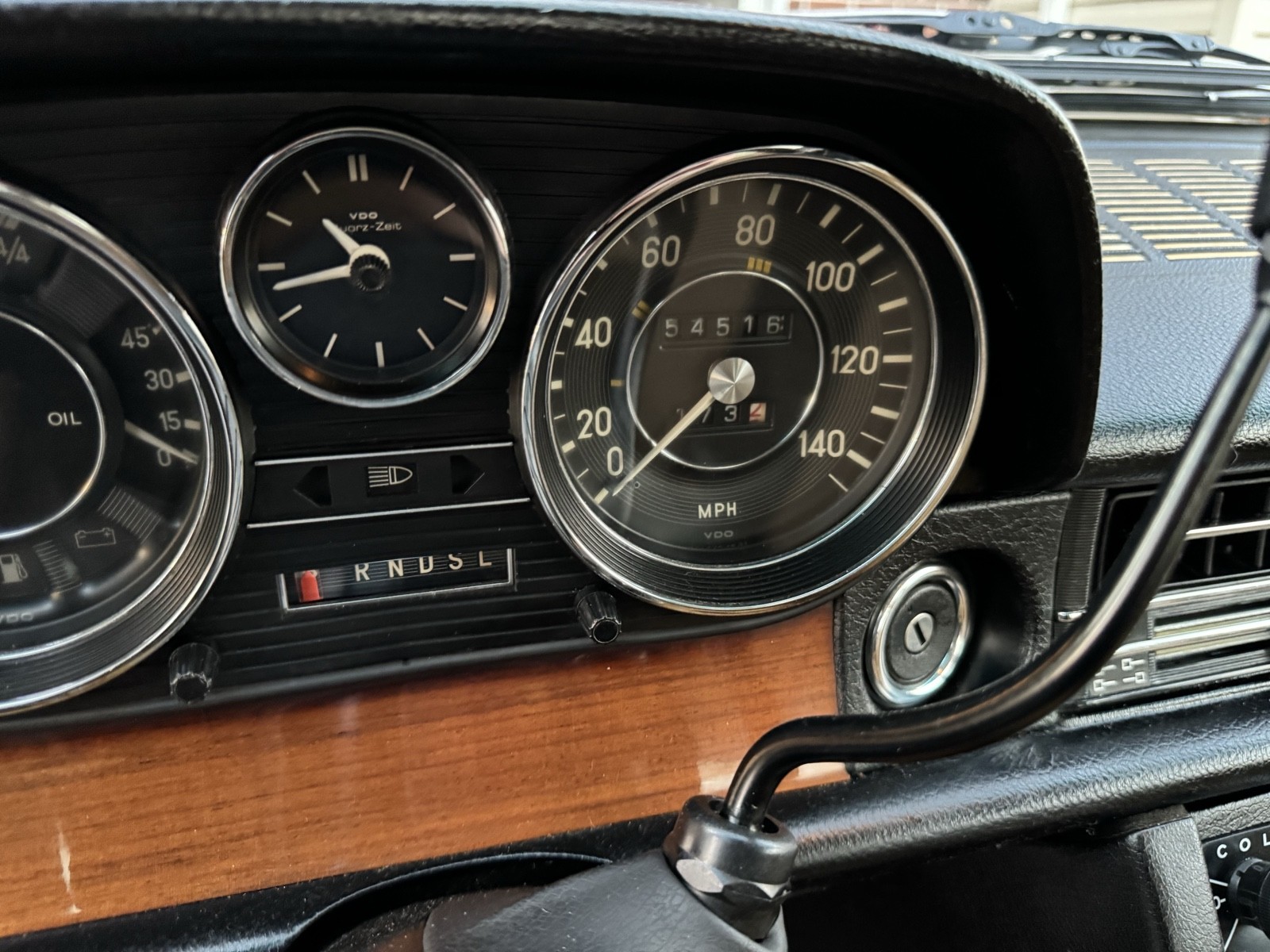 Mercedes-Benz-280-1974-25