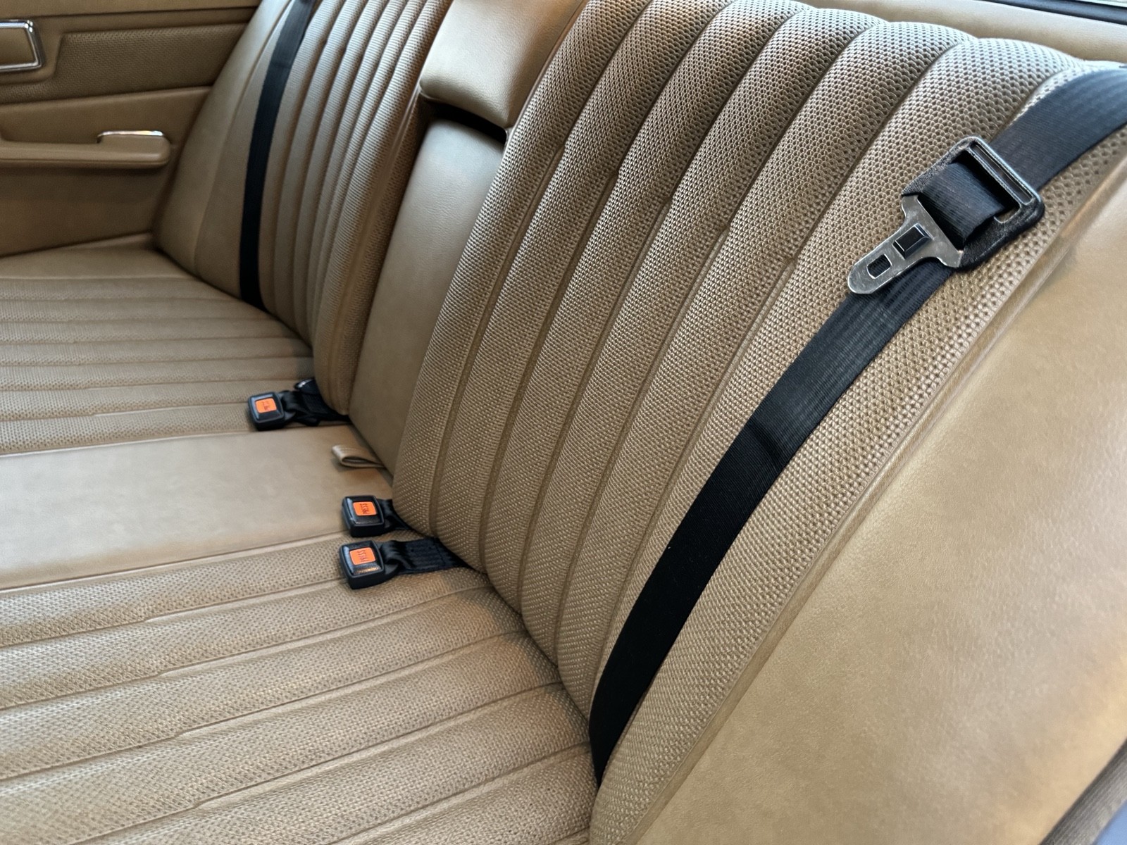 Mercedes-Benz-280-1974-30