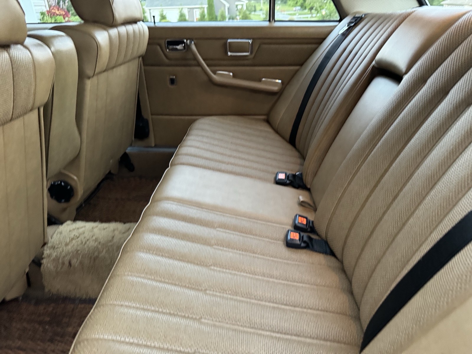 Mercedes-Benz-280-1974-32