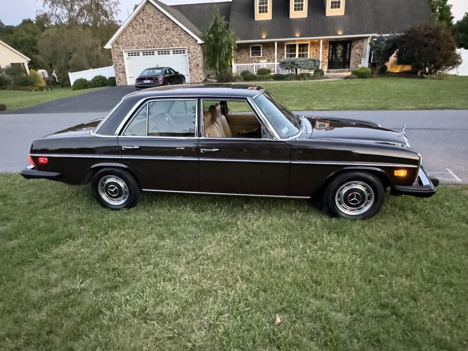 Mercedes-Benz-280-1974