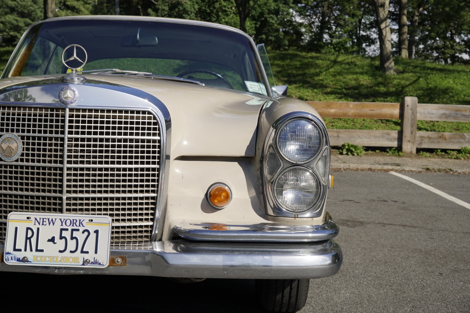 Mercedes-Benz-280-SE-1969-Coupe-11