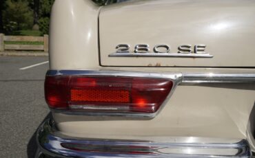 Mercedes-Benz-280-SE-1969-Coupe-12