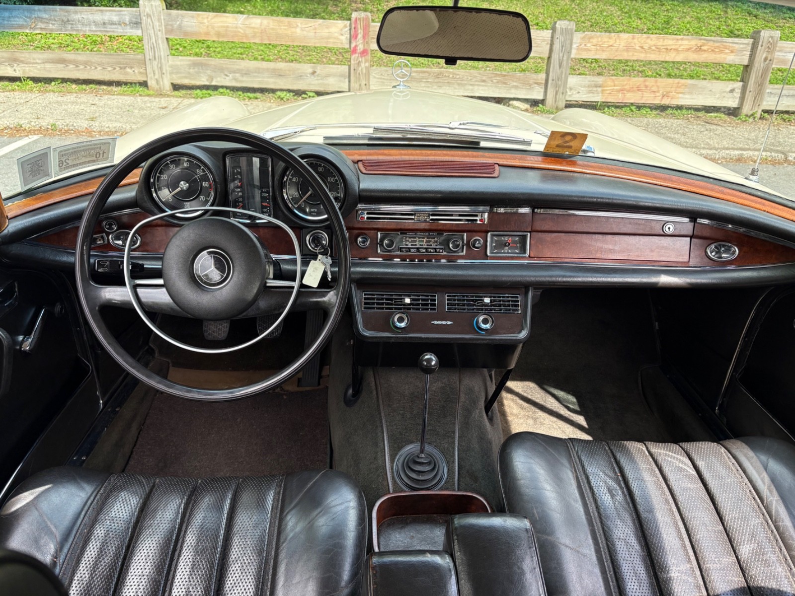 Mercedes-Benz-280-SE-1969-Coupe-15