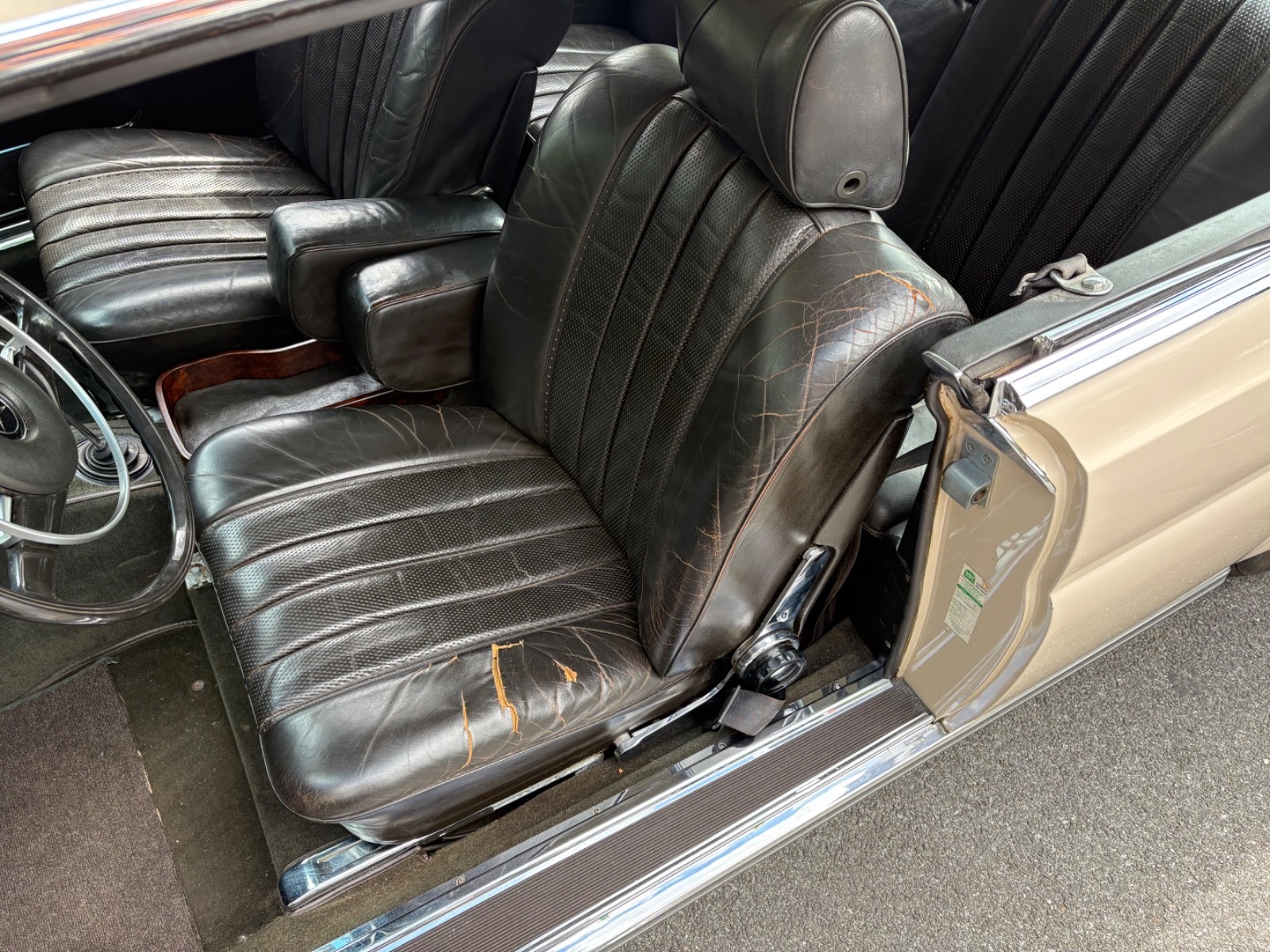 Mercedes-Benz-280-SE-1969-Coupe-16
