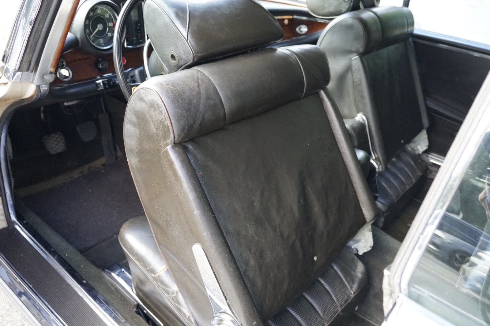 Mercedes-Benz-280-SE-1969-Coupe-20