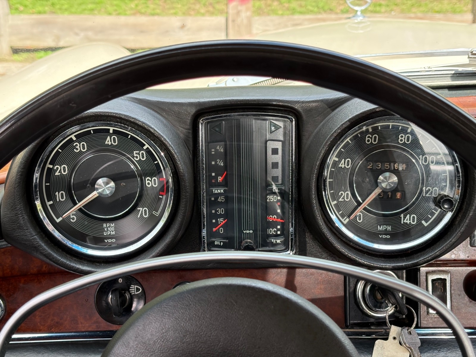 Mercedes-Benz-280-SE-1969-Coupe-23