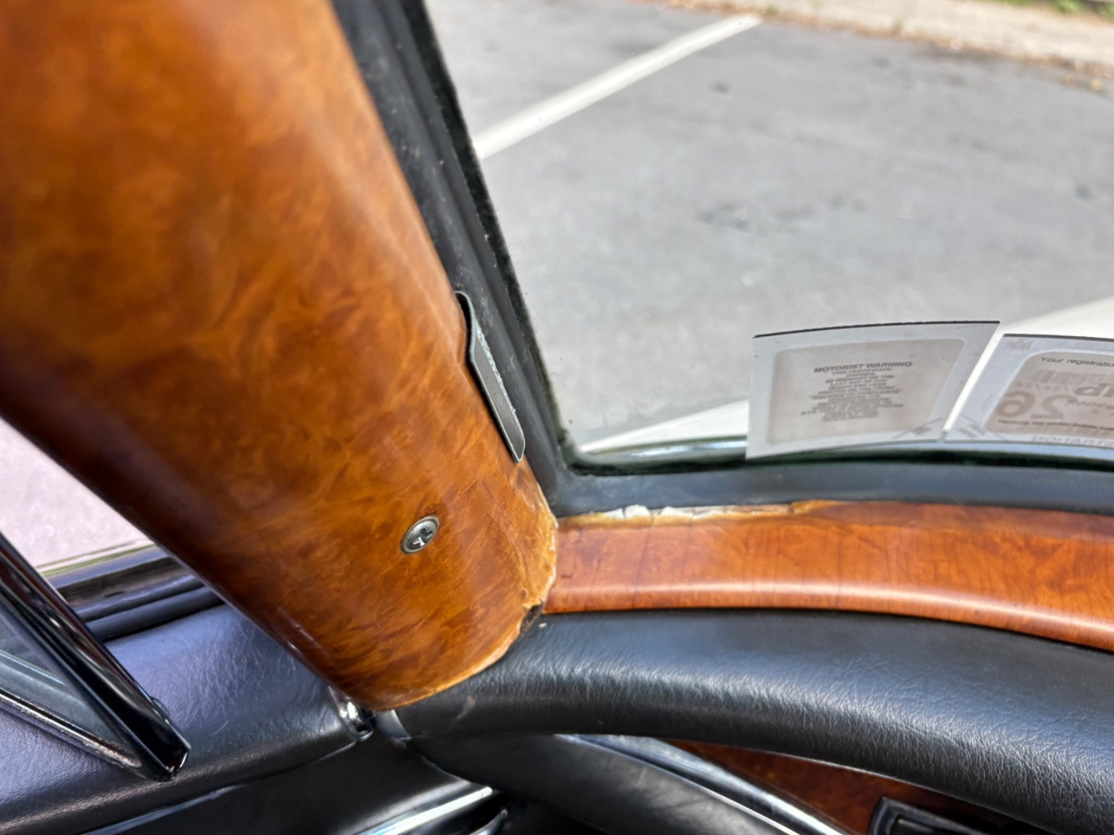 Mercedes-Benz-280-SE-1969-Coupe-25