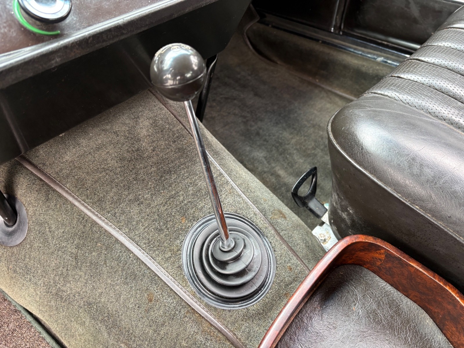 Mercedes-Benz-280-SE-1969-Coupe-27