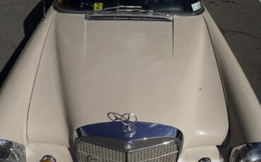 Mercedes-Benz-280-SE-1969-Coupe-34