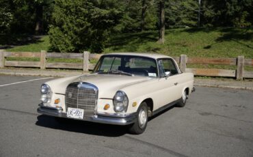 Mercedes-Benz-280-SE-1969-Coupe