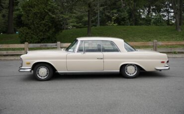 Mercedes-Benz-280-SE-1969-Coupe-5
