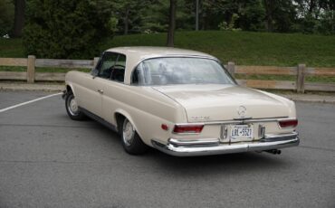 Mercedes-Benz-280-SE-1969-Coupe-6