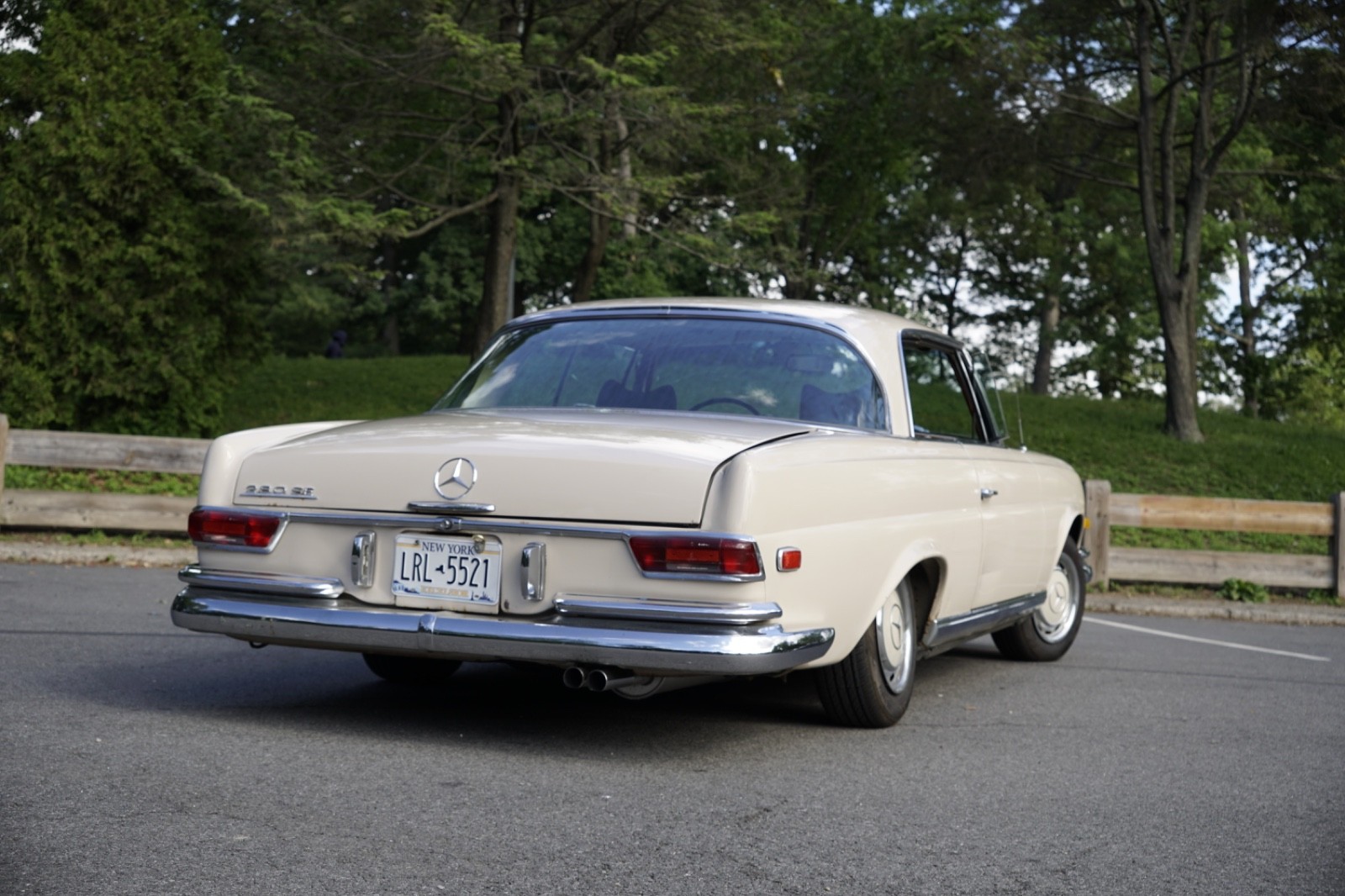 Mercedes-Benz-280-SE-1969-Coupe-7