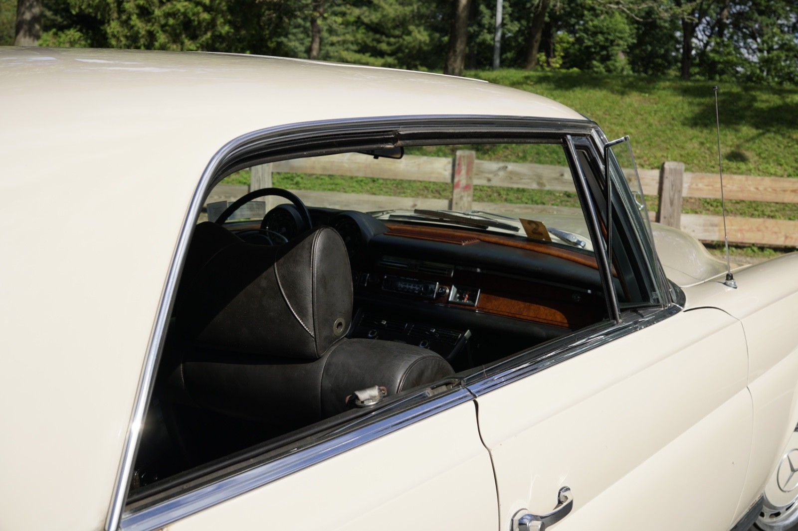 Mercedes-Benz-280-SE-1969-Coupe-9