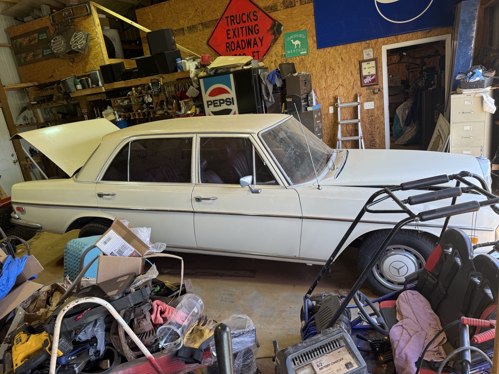 Mercedes-Benz-280SEL-1972-10