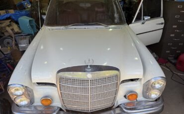 Mercedes-Benz-280SEL-1972-2