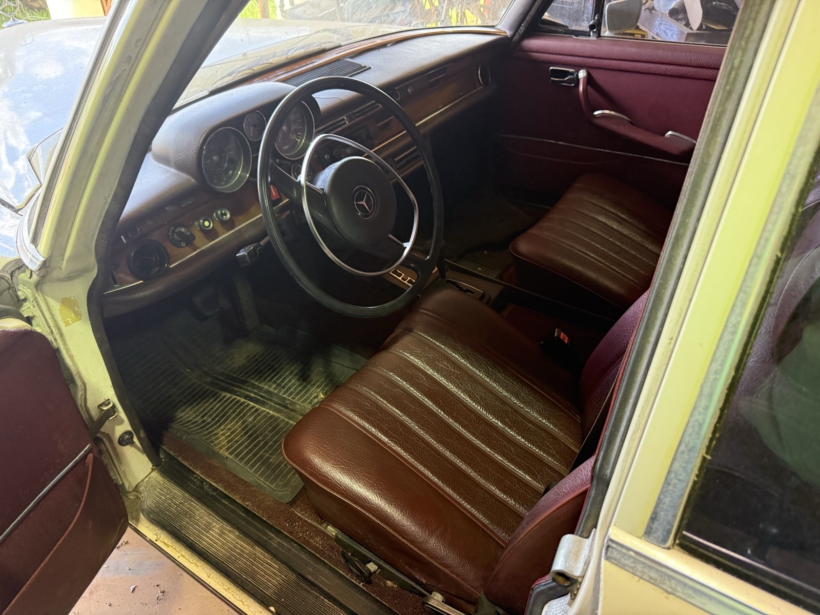 Mercedes-Benz-280SEL-1972-7