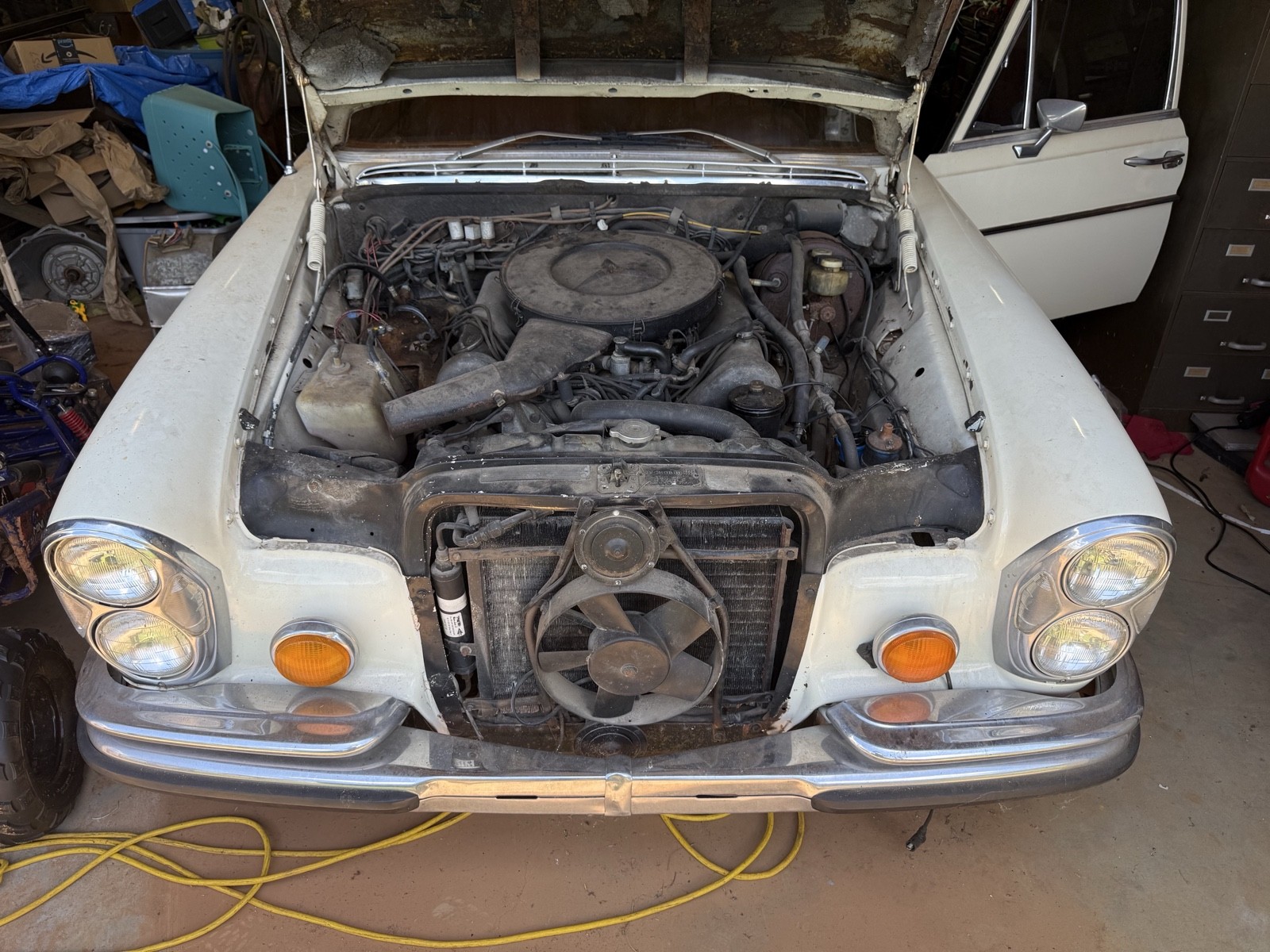 Mercedes-Benz-280SEL-1972-8