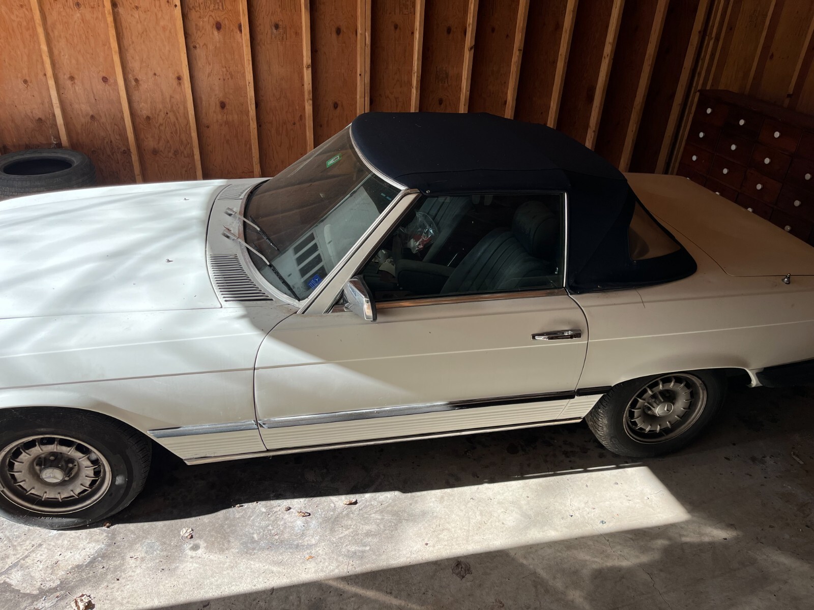 Mercedes-Benz-300-Series-1983-Convertible-11