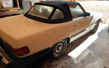 Mercedes-Benz-300-Series-1983-Convertible-18