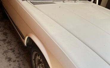 Mercedes-Benz-300-Series-1983-Convertible-4
