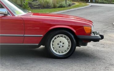 Mercedes-Benz-300-Series-1984-10