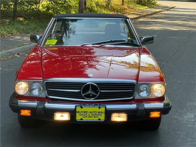 Mercedes-Benz-300-Series-1984-12