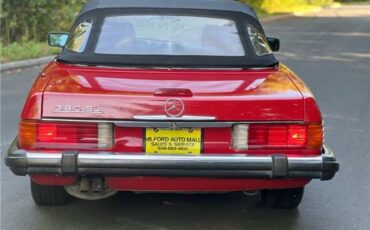 Mercedes-Benz-300-Series-1984-16