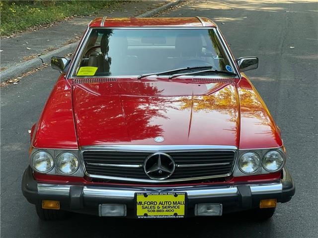 Mercedes-Benz-300-Series-1984-17