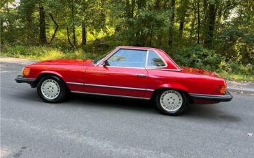 Mercedes-Benz-300-Series-1984-19