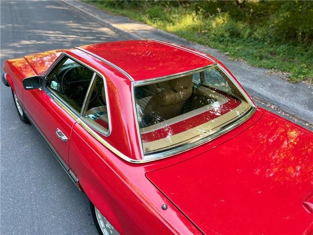 Mercedes-Benz-300-Series-1984-20