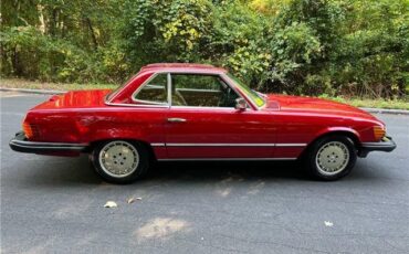 Mercedes-Benz-300-Series-1984-23
