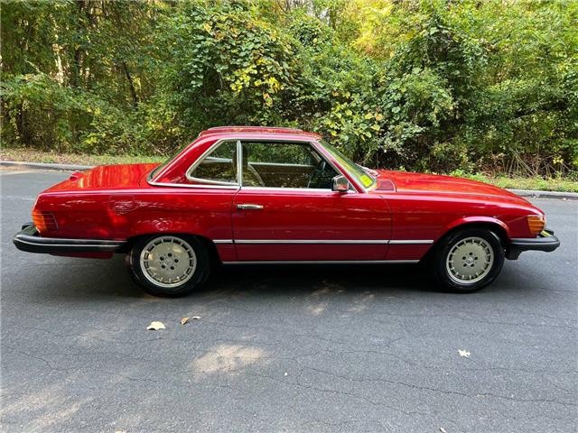 Mercedes-Benz-300-Series-1984-23