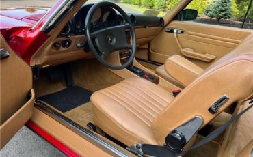 Mercedes-Benz-300-Series-1984-26