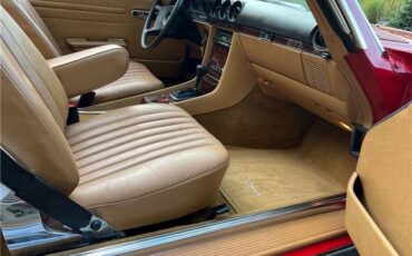 Mercedes-Benz-300-Series-1984-39