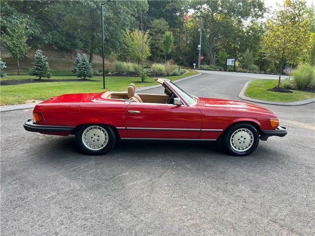 Mercedes-Benz-300-Series-1984-9