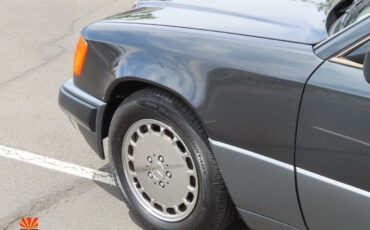 Mercedes-Benz-300-Series-1989-Coupe-10