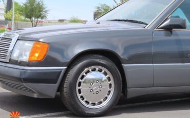 Mercedes-Benz-300-Series-1989-Coupe-15