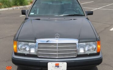 Mercedes-Benz-300-Series-1989-Coupe-26