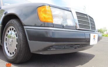 Mercedes-Benz-300-Series-1989-Coupe-29