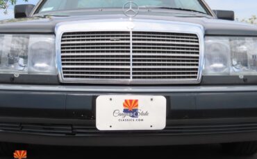 Mercedes-Benz-300-Series-1989-Coupe-32