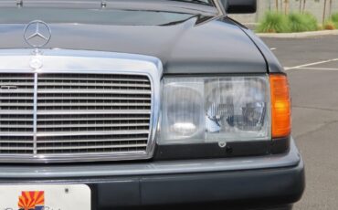 Mercedes-Benz-300-Series-1989-Coupe-36