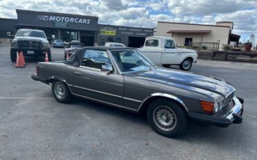 Mercedes-Benz-380-Class-1984-Convertible-3