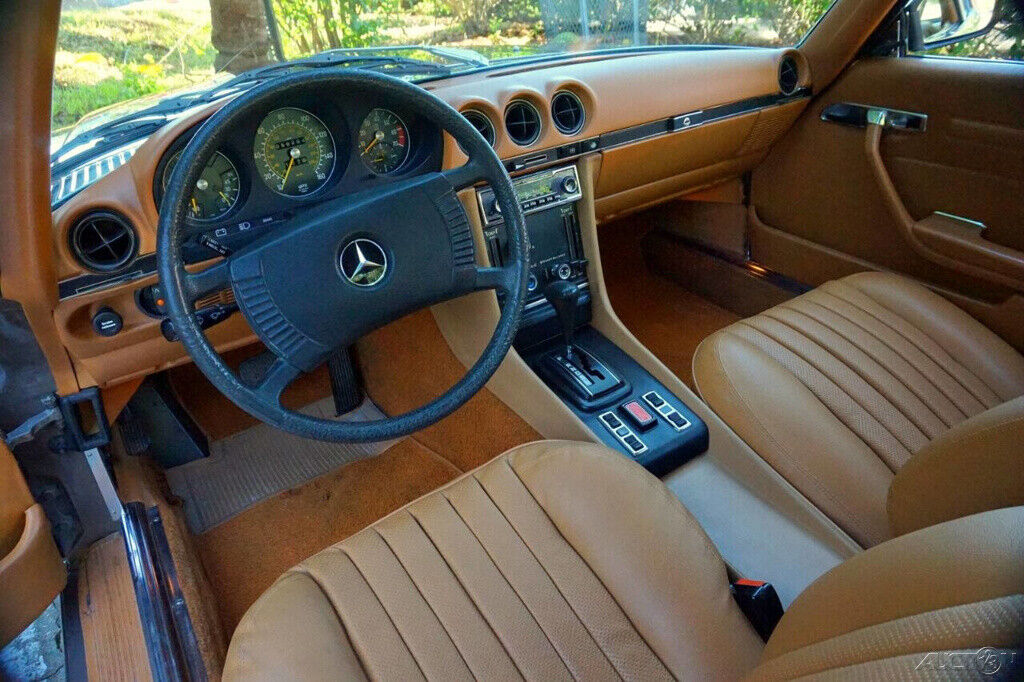Mercedes-Benz-400-Series-1976-14