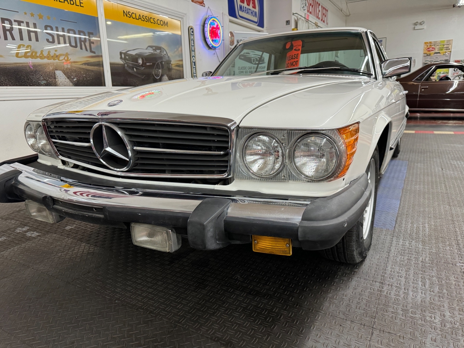 Mercedes-Benz-400-Series-1977-8