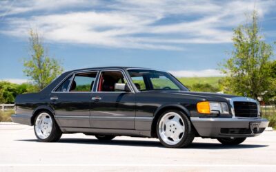 Mercedes-Benz 400-Series 1990 Sedan