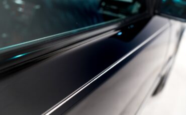 Mercedes-Benz-400-Series-1993-Sedan-13