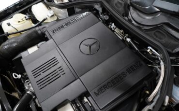 Mercedes-Benz-400-Series-1993-Sedan-27