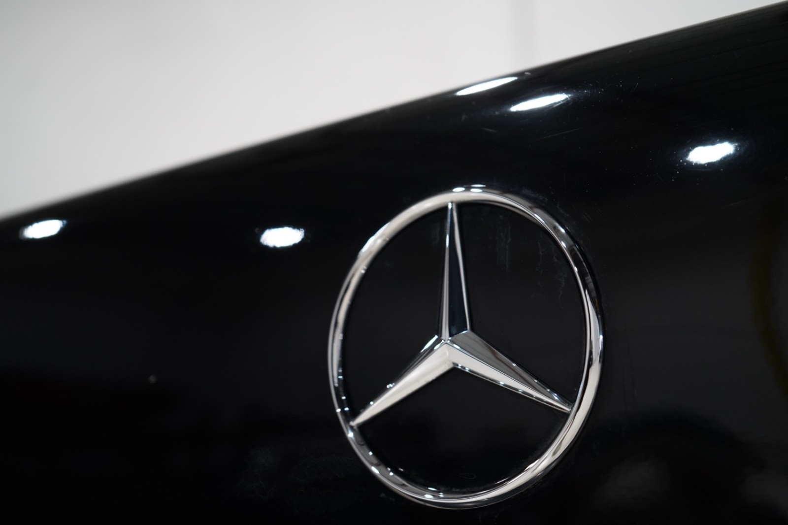 Mercedes-Benz-400-Series-1993-Sedan-8