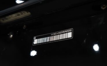 Mercedes-Benz-400-Series-1993-Sedan-9